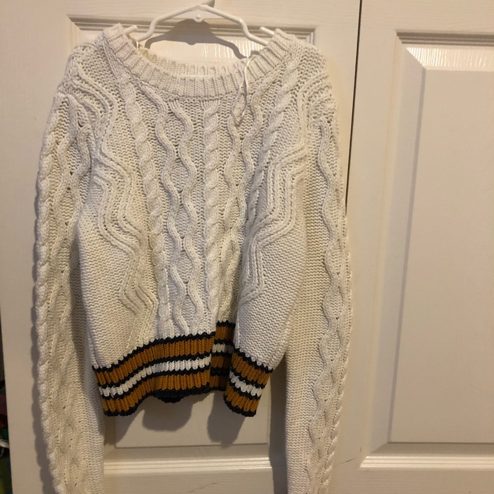 super cute kendall & kylie xs sweater from pacsun